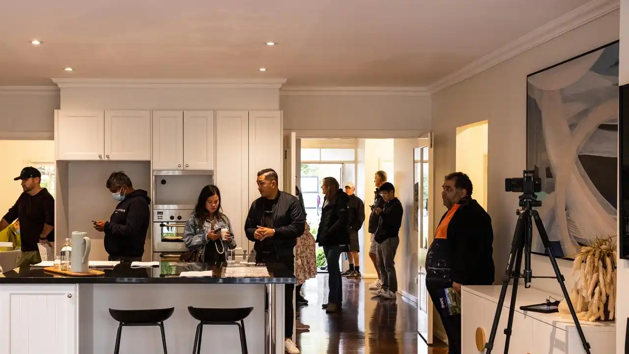 Record profits for sellers hitting an average $285,000 - Australian ...